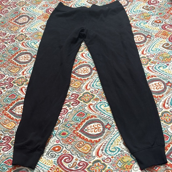 Aeropostale black joggers sweatpants w/ embroidered A New York East Coast size m - Picture 3 of 4